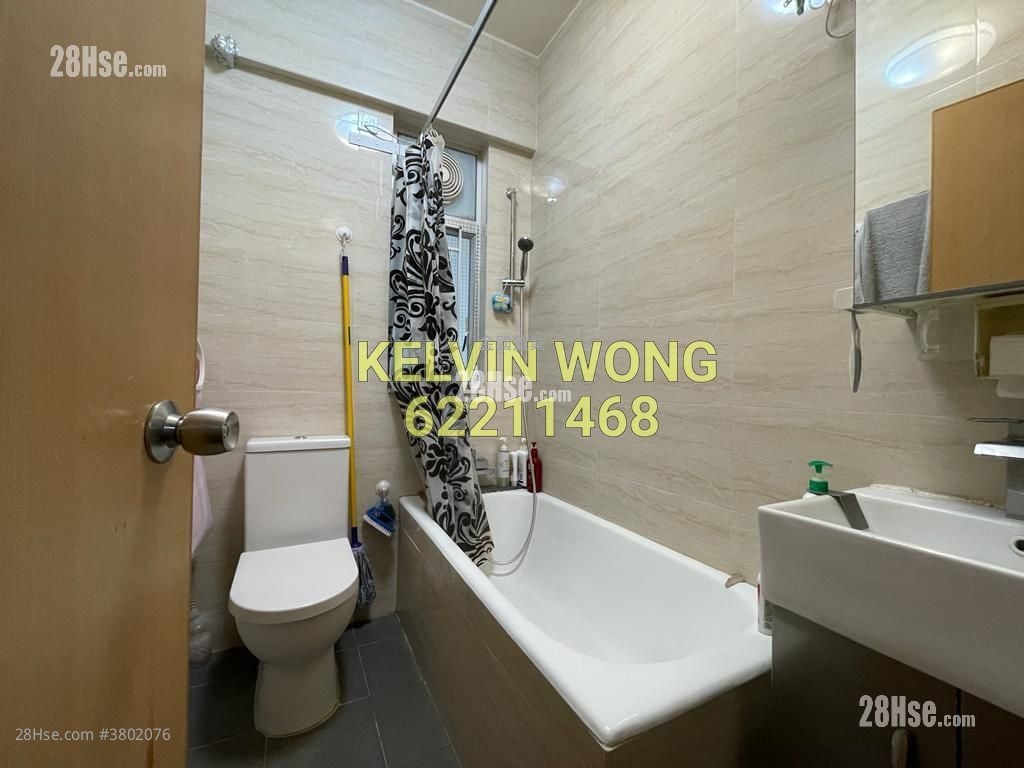 Yan On Building Sell 3 Bedrooms , 2 Bathrooms 771 ft²