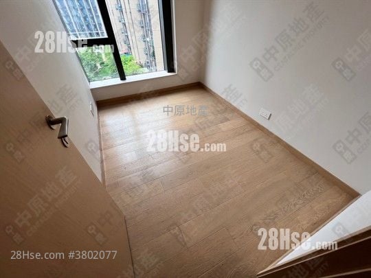 Crescent Green Sell 3 Bedrooms 916 ft²