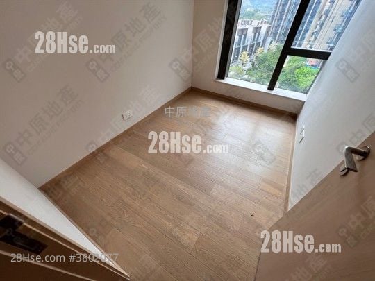 Crescent Green Sell 3 Bedrooms 916 ft²