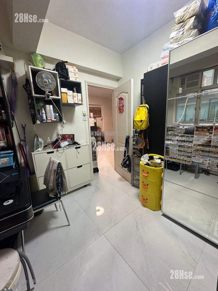 Wai Hay Mansion Sell 2 Bedrooms , 1 Bathroom 575 ft²