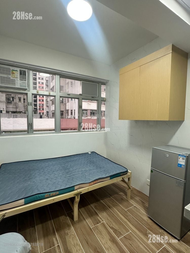 135-137 Belcher's St Rental Studio , 1 Bathroom 120 ft²