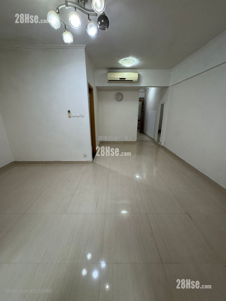 Lucky Building Rental 3 Bedrooms , 1 Bathroom 561 ft²