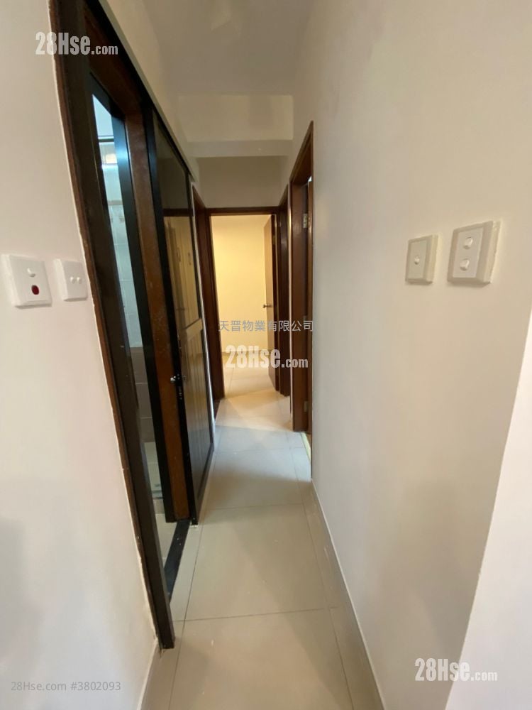 Tak Lee Court Rental 3 Bedrooms , 2 Bathrooms 445 ft²