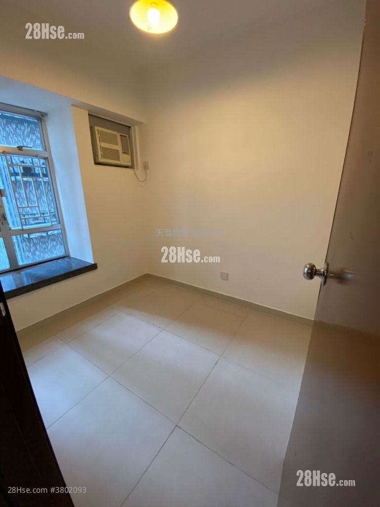 Tak Lee Court Rental 3 Bedrooms , 2 Bathrooms 445 ft²