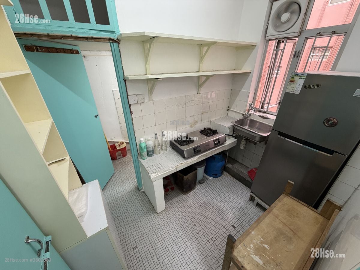 唐楼 租盘 2 房 , 1 浴室 352 平方尺