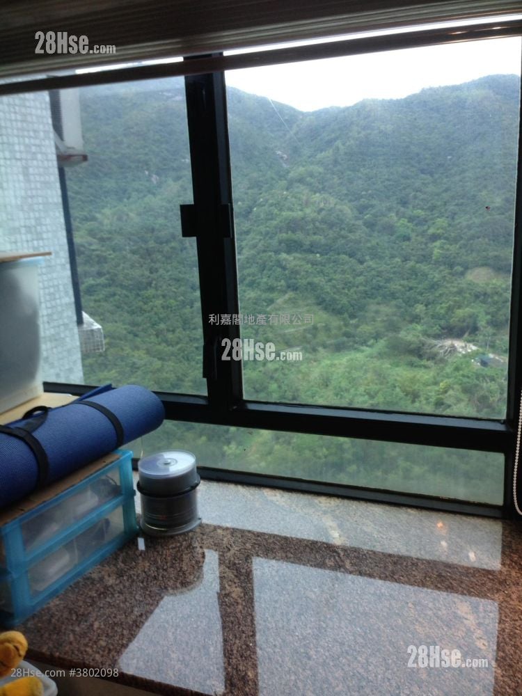 Kornhill Sell 3 Bedrooms , 2 Bathrooms 668 ft²