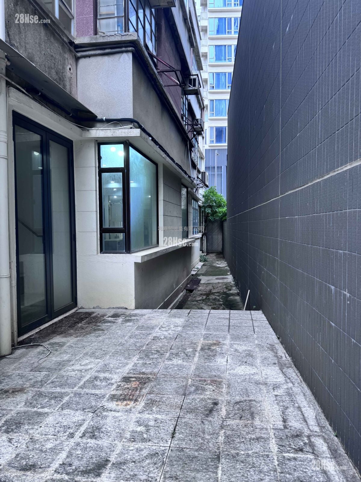 1A La Salle Road Rental 3 Bedrooms 1,700 ft²