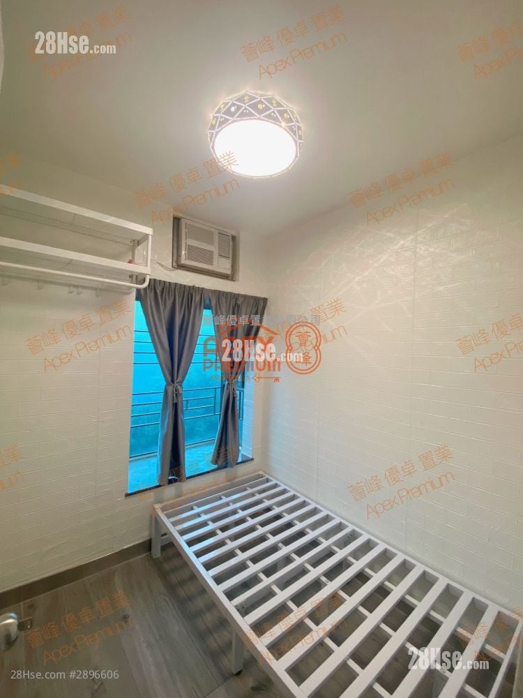 Avon Park Sell 3 Bedrooms , 2 Bathrooms 489 ft²