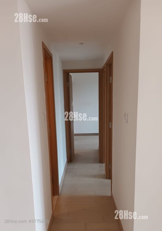 Victoria Skye Sell 3 Bedrooms , 2 Bathrooms 886 ft²