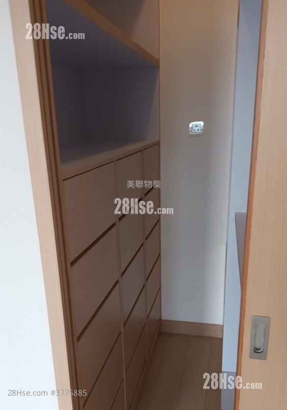 Victoria Skye Sell 3 Bedrooms , 2 Bathrooms 886 ft²