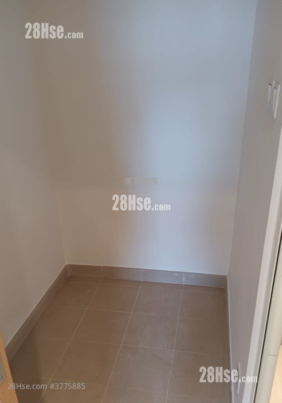 Victoria Skye Sell 3 Bedrooms , 2 Bathrooms 886 ft²