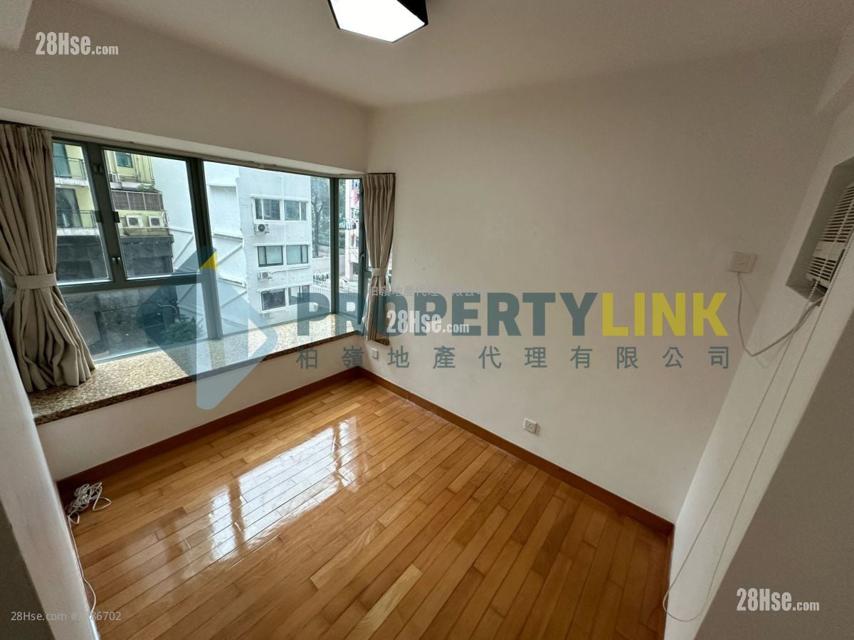 Queen's Terrace Rental 2 Bedrooms , 1 Bathroom 478 ft²