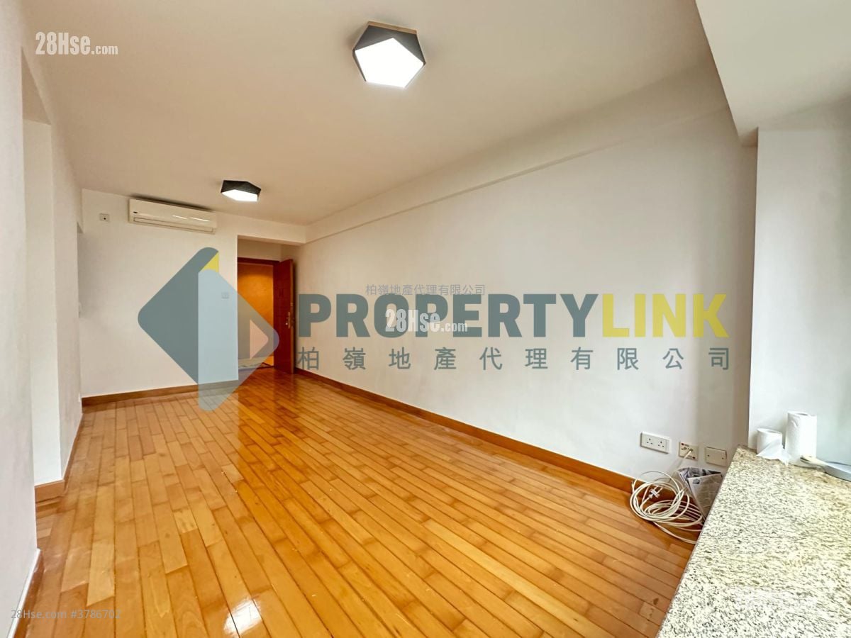 Queen's Terrace Rental 2 Bedrooms , 1 Bathroom 478 ft²