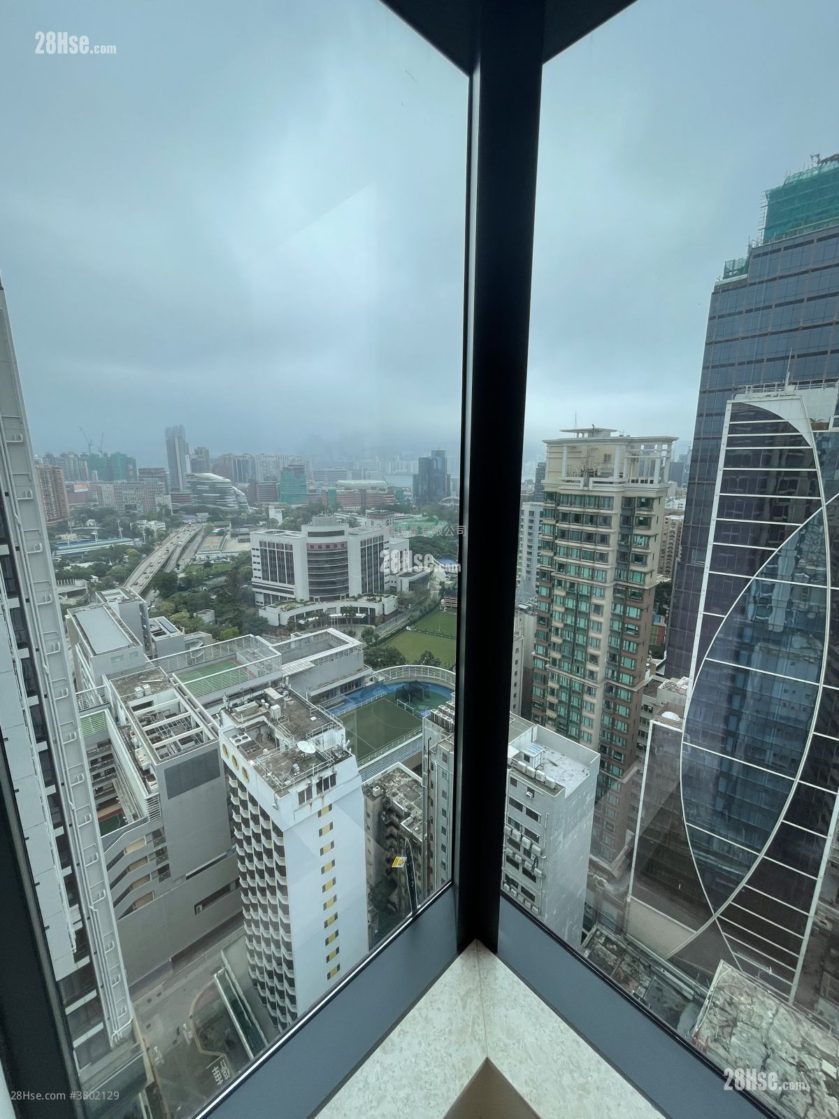 Topside Residence Rental 3 Bedrooms , 1 Bathroom 569 ft²