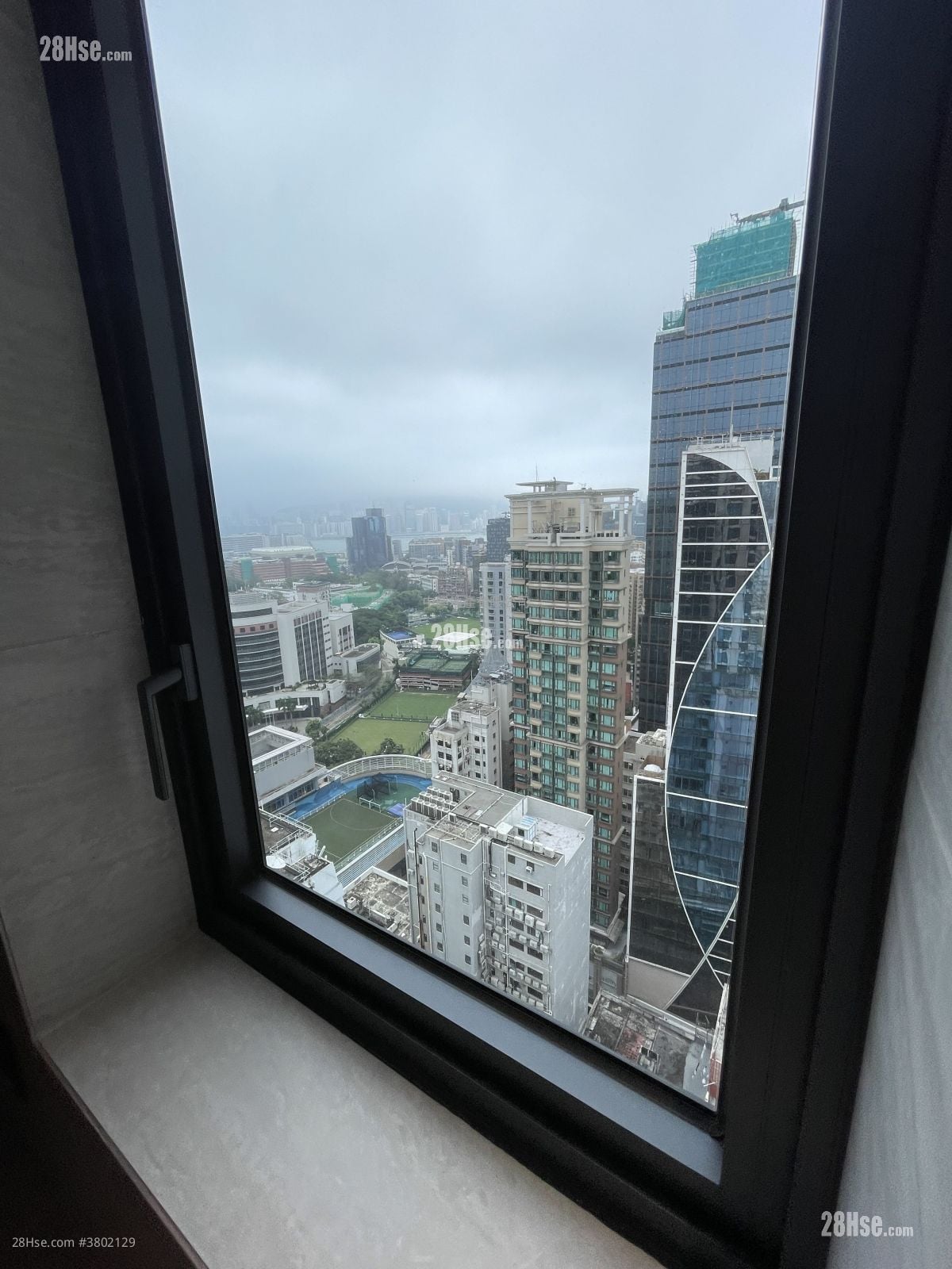 Topside Residence Rental 3 Bedrooms , 1 Bathroom 569 ft²