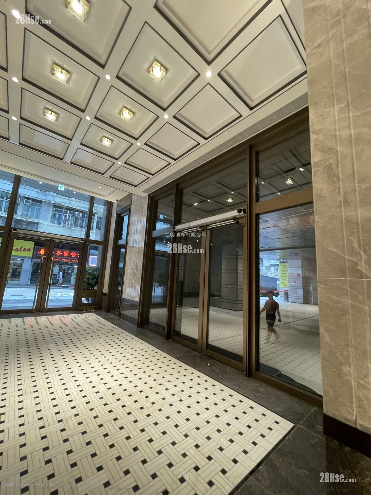 Topside Residence Rental 3 Bedrooms , 1 Bathroom 569 ft²