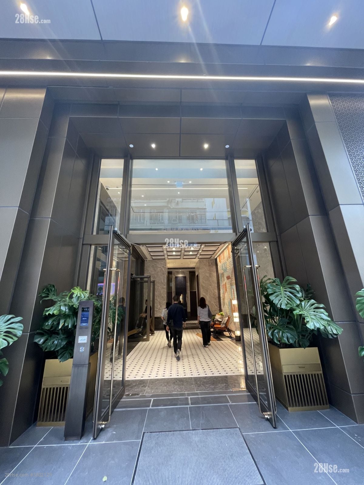 Topside Residence Rental 3 Bedrooms , 1 Bathroom 569 ft²