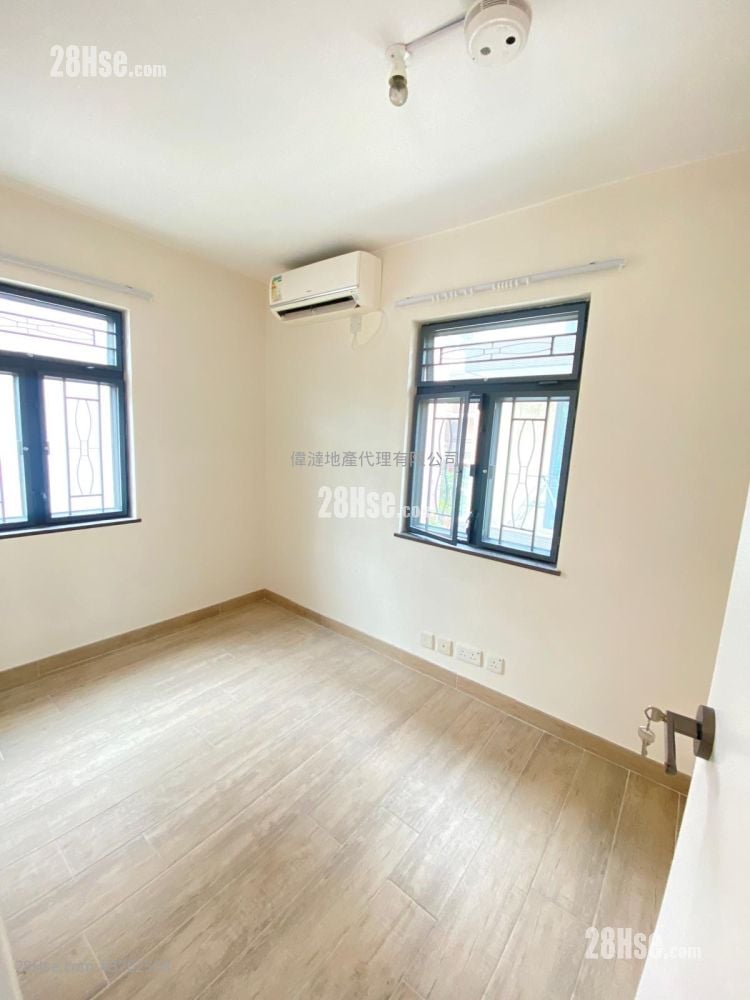 村屋 租盘 3 房 700 平方尺