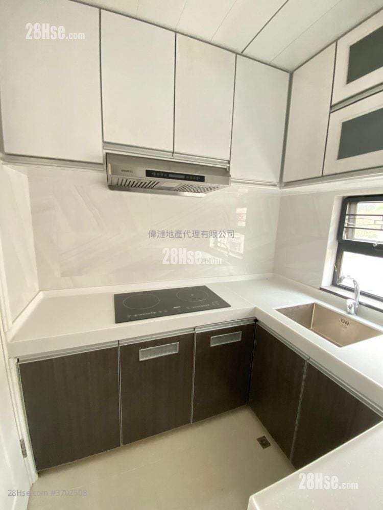 村屋 租盘 3 房 700 平方尺