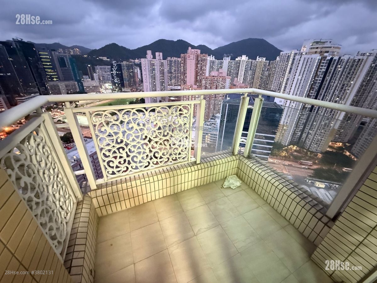 The Sparkle Sell 1 Bedroom 398 ft²