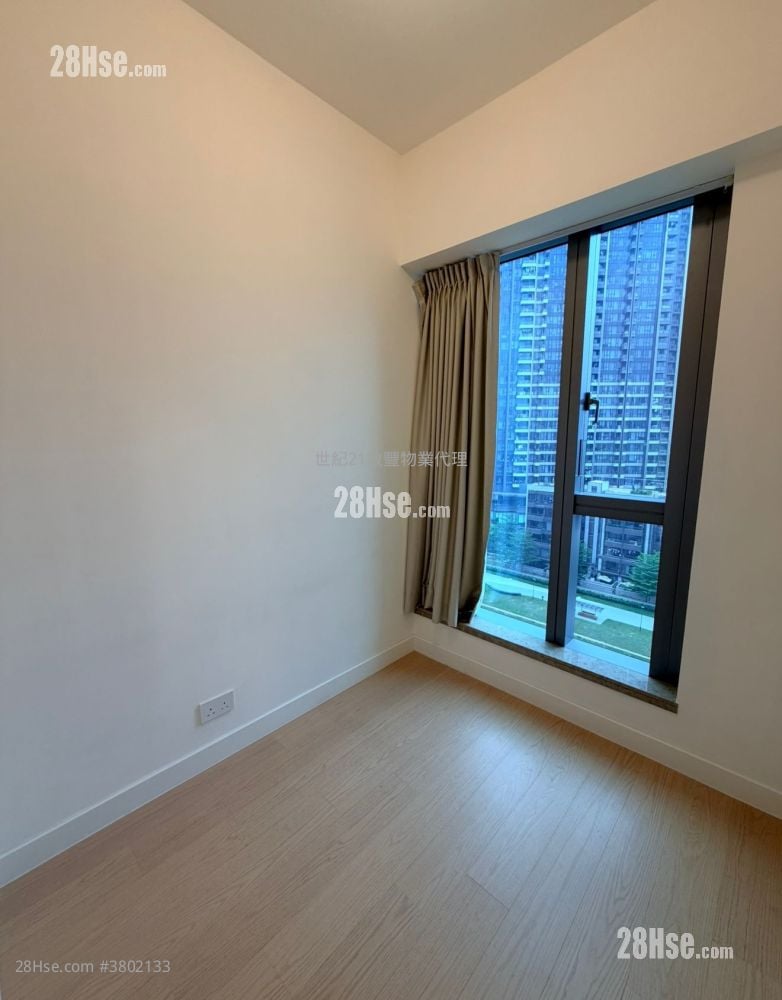 Monaco Sell 2 Bedrooms , 1 Bathroom 446 ft²