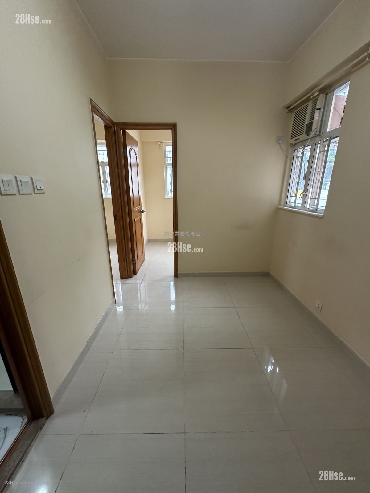 海宁大厦 租盘 2 房 279 平方尺