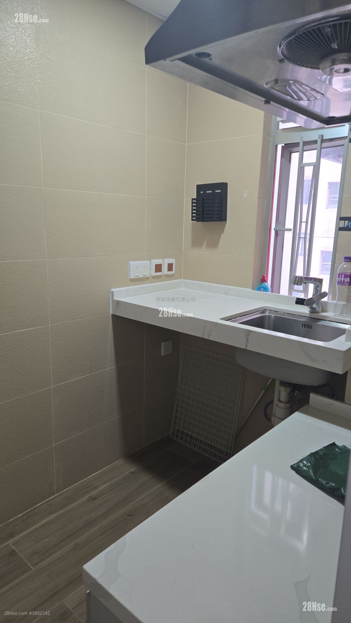 建安大厦 租盘 319 平方尺