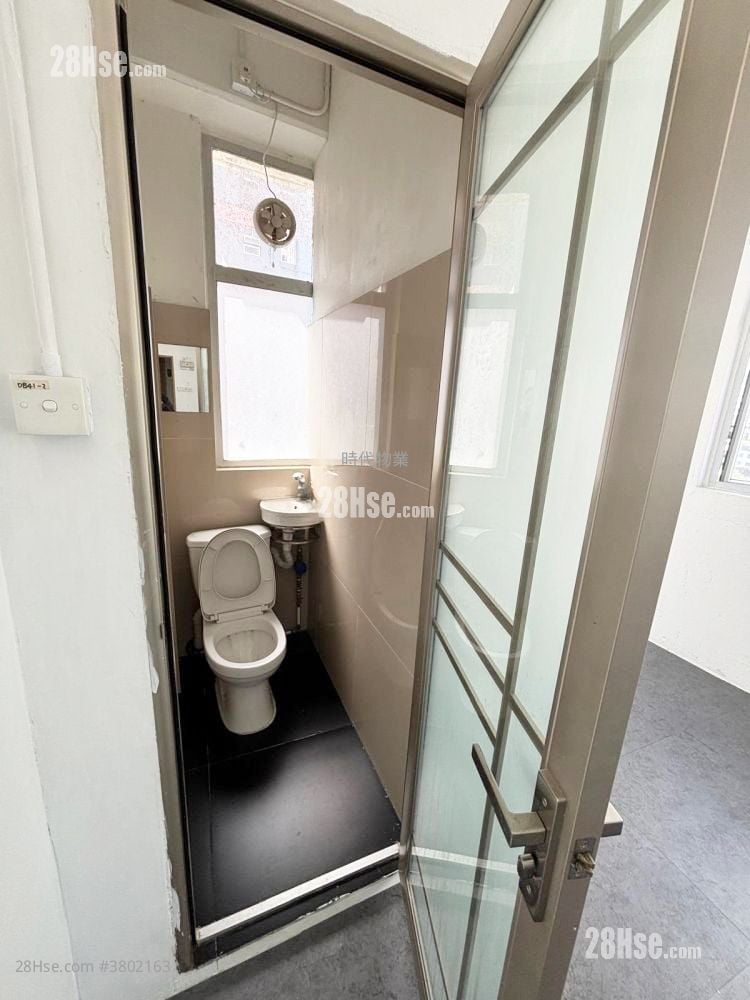 Yau Tak Industrial Building Rental