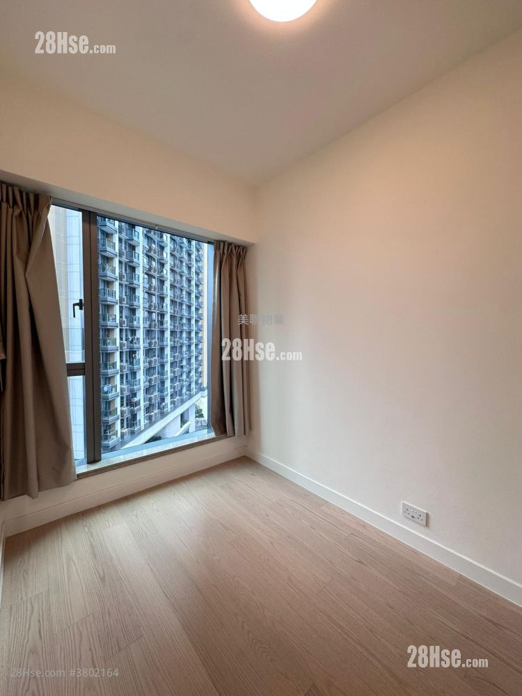 Monaco Sell 2 Bedrooms , 1 Bathroom 441 ft²