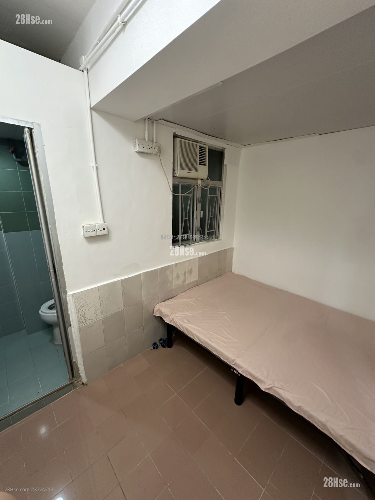 New Lucky House Rental Studio , 1 Bathroom 130 ft²