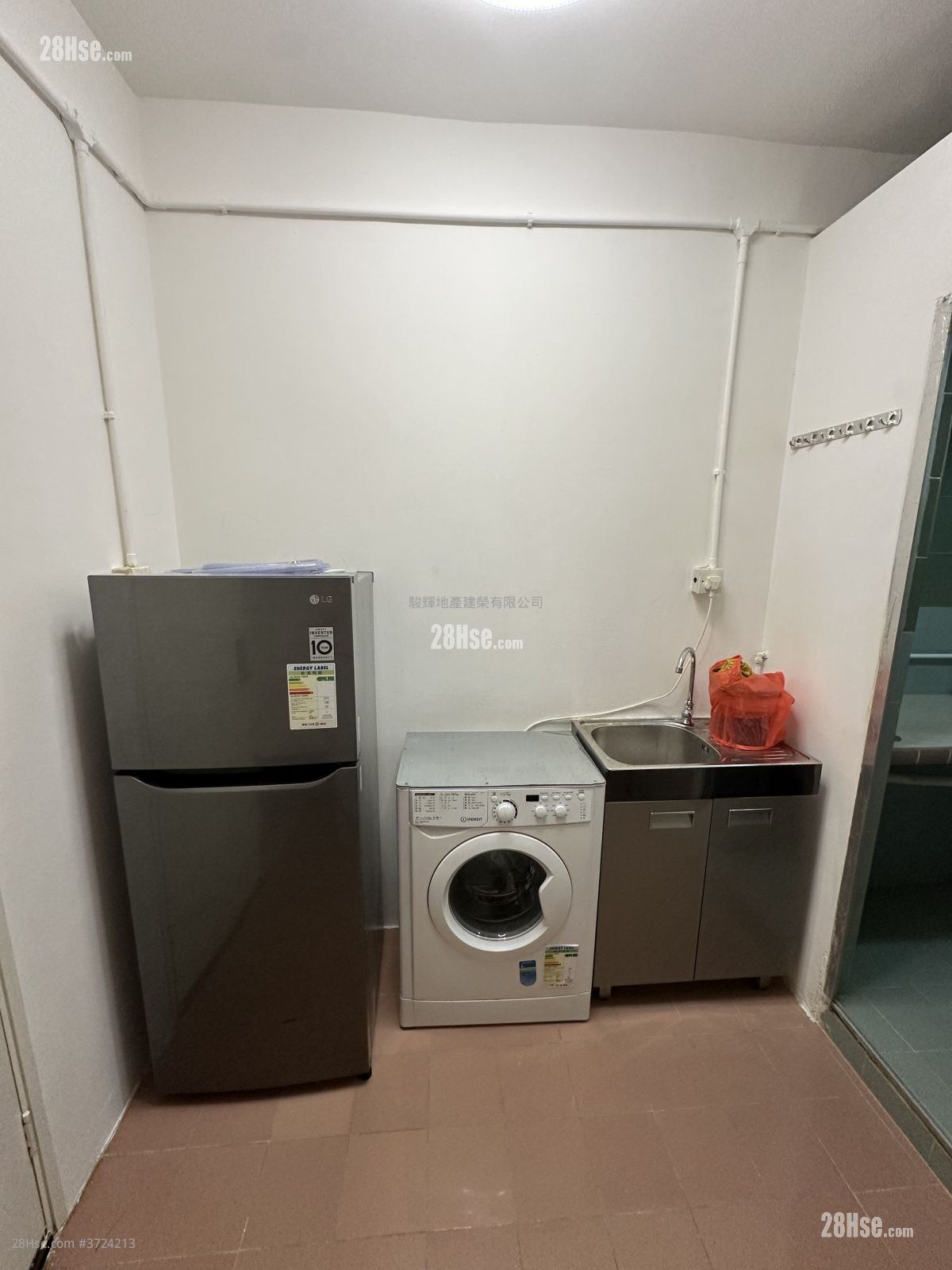 New Lucky House Rental Studio , 1 Bathroom 130 ft²