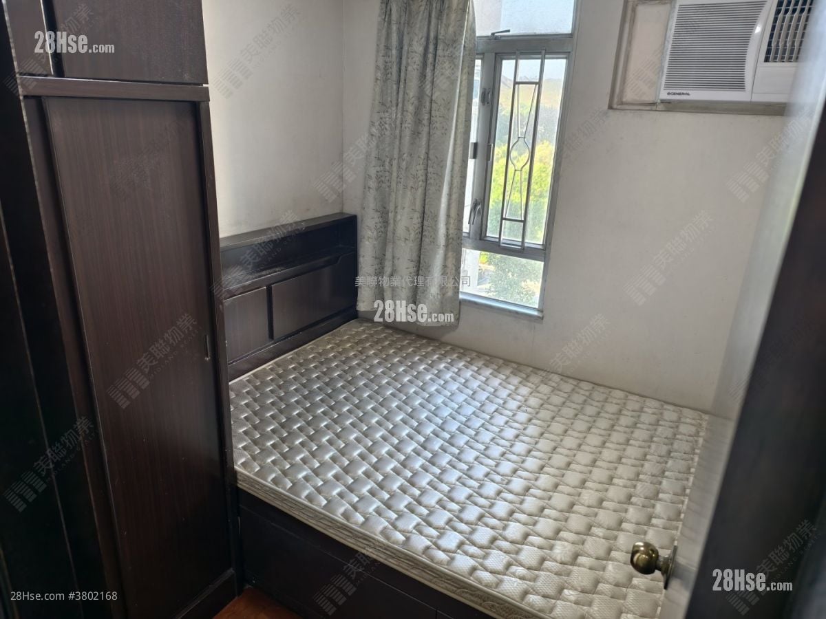 Sunningdale Garden Sell 3 Bedrooms 583 ft²