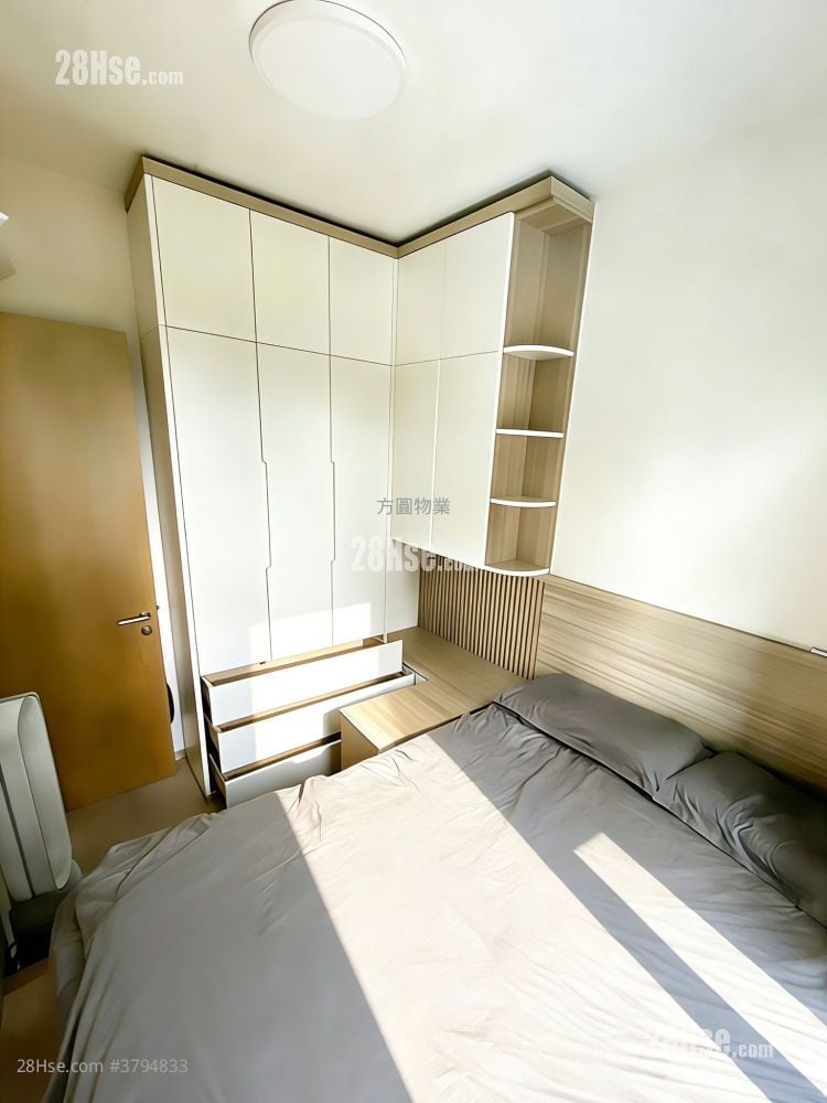 One Victoria Rental 2 Bedrooms , 1 Bathroom 444 ft²