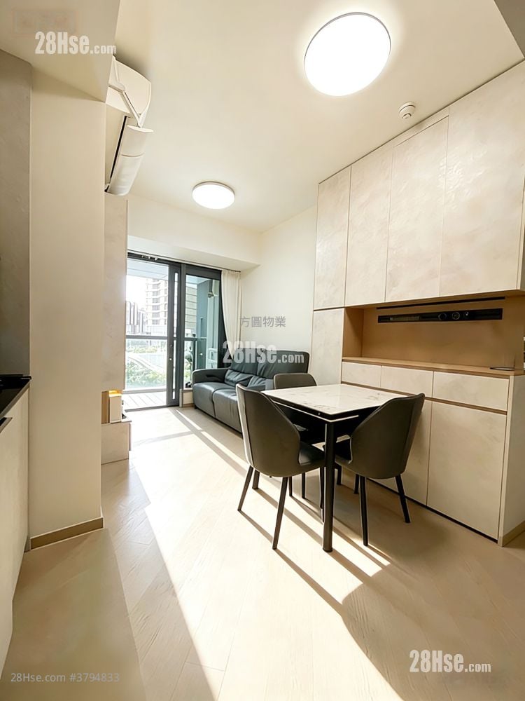 One Victoria Rental 2 Bedrooms , 1 Bathroom 444 ft²