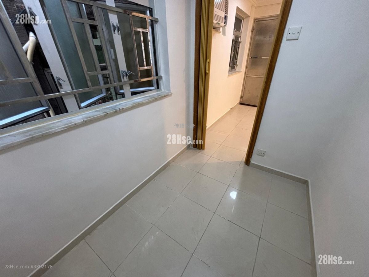 村屋 租盘 2 房 , 1 浴室