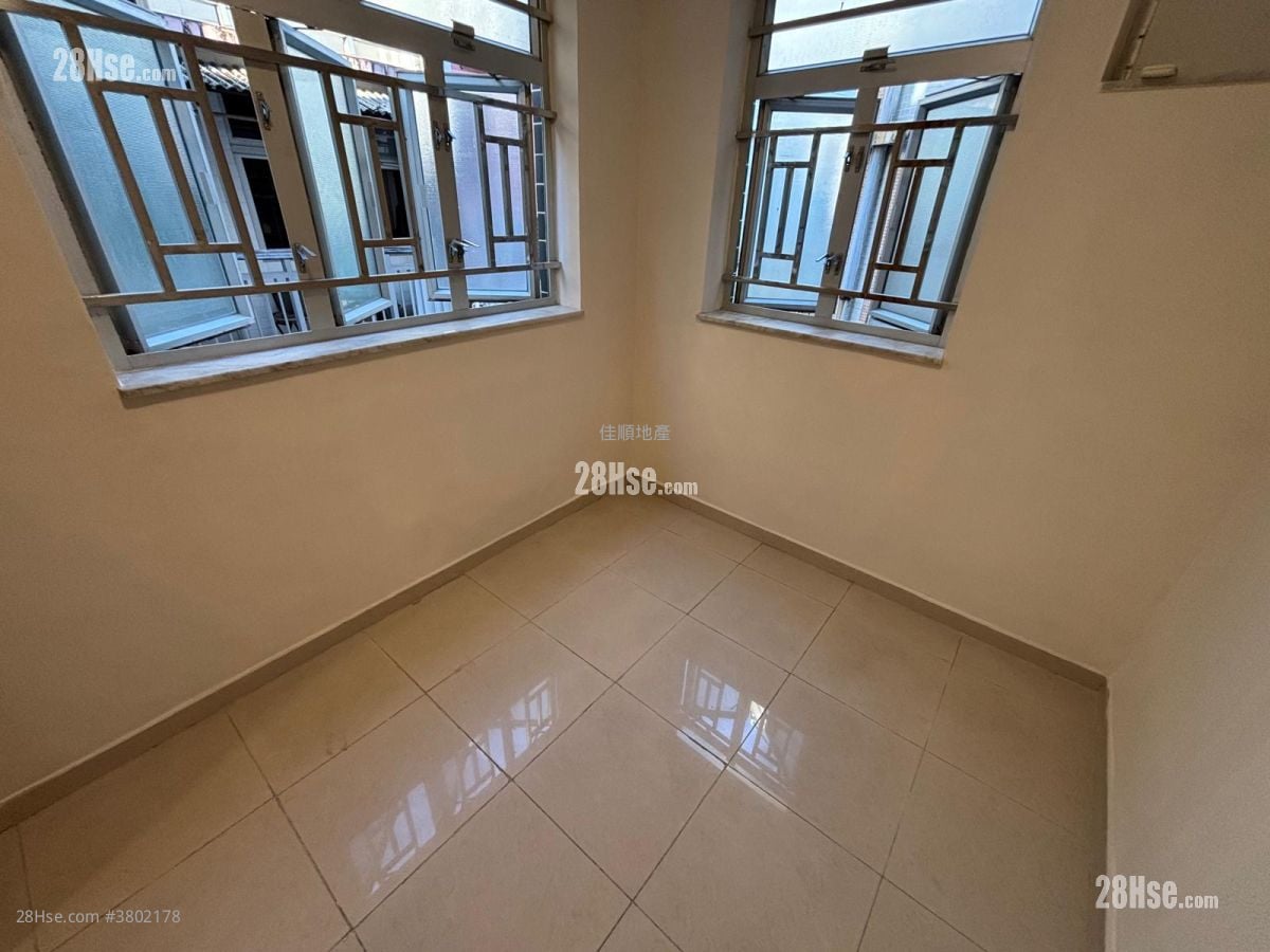 村屋 租盘 2 房 , 1 浴室