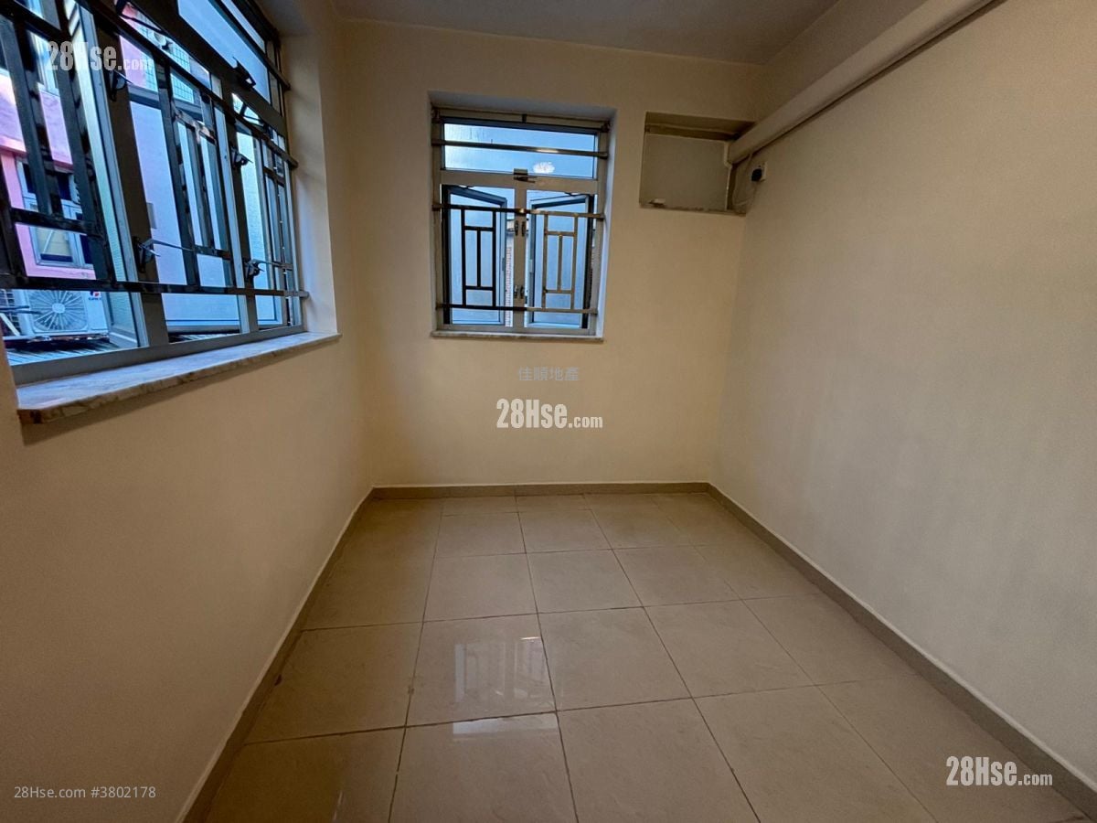 村屋 租盘 2 房 , 1 浴室