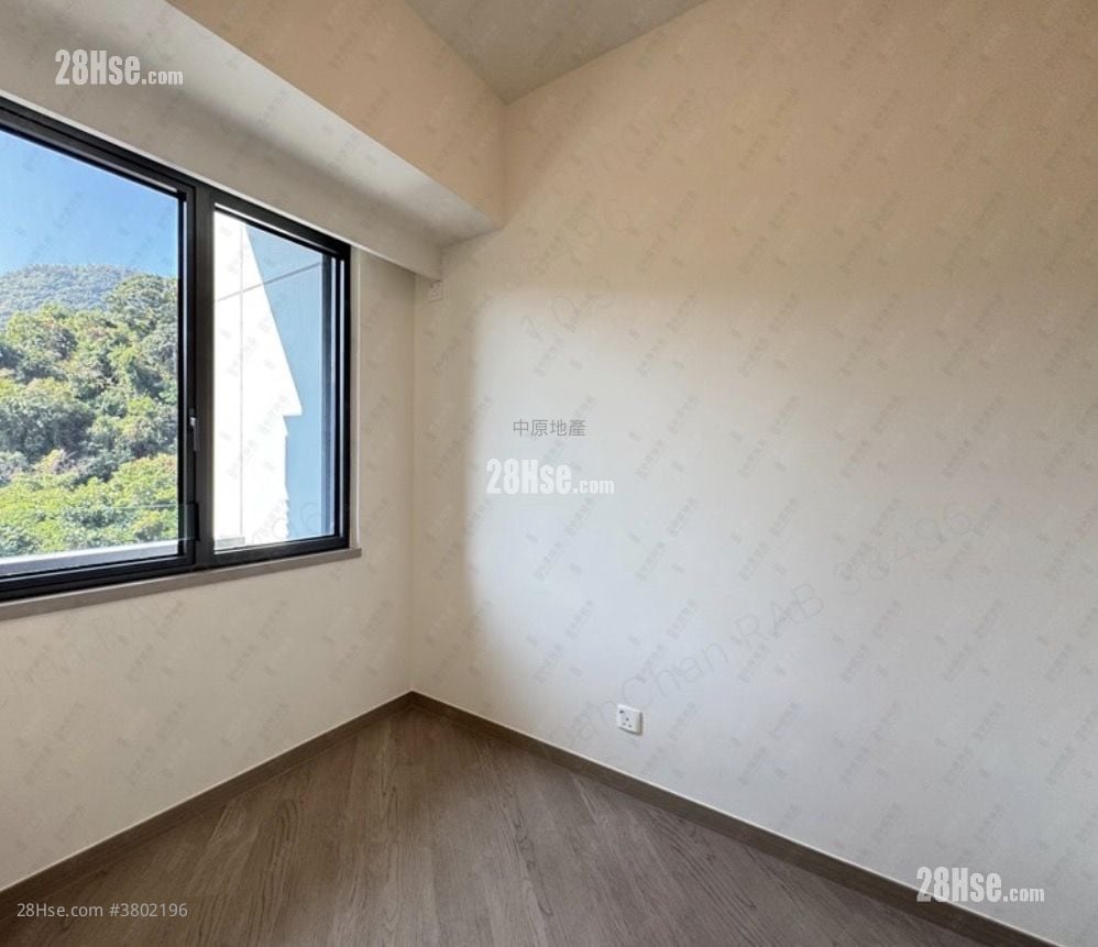 Silicon Hill Rental 2 Bedrooms , 1 Bathroom 405 ft²