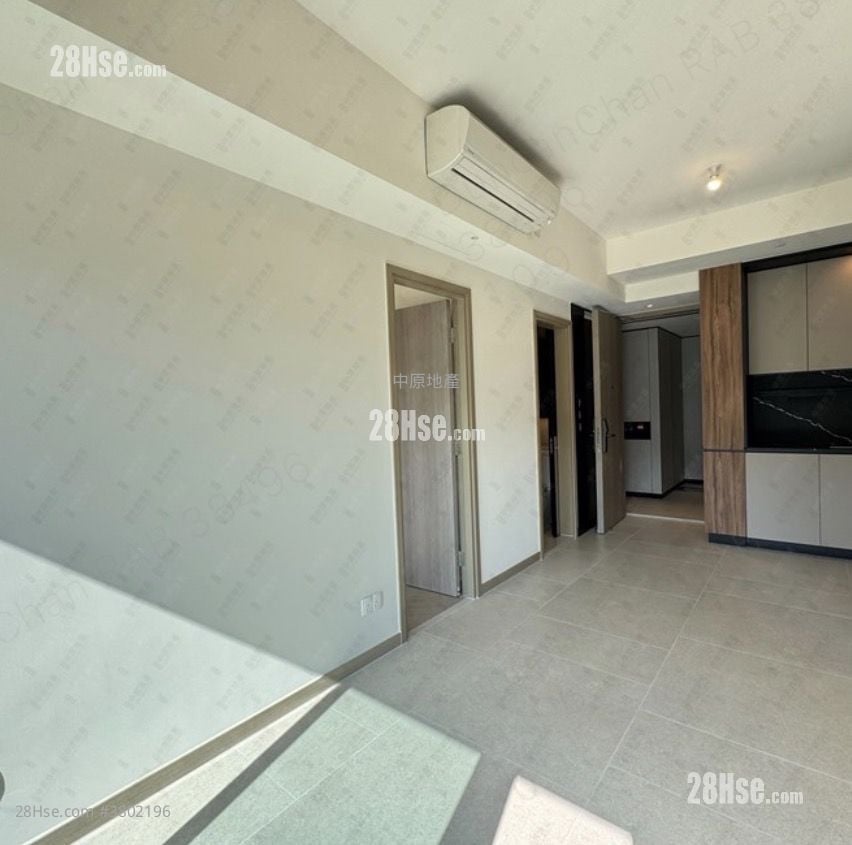 Silicon Hill Rental 2 Bedrooms , 1 Bathroom 405 ft²