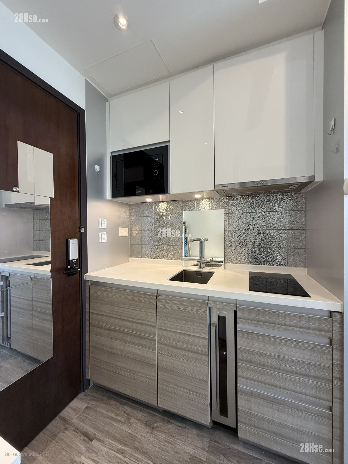 AVA128 售盘 开放式间隔 , 1 浴室 227 平方尺