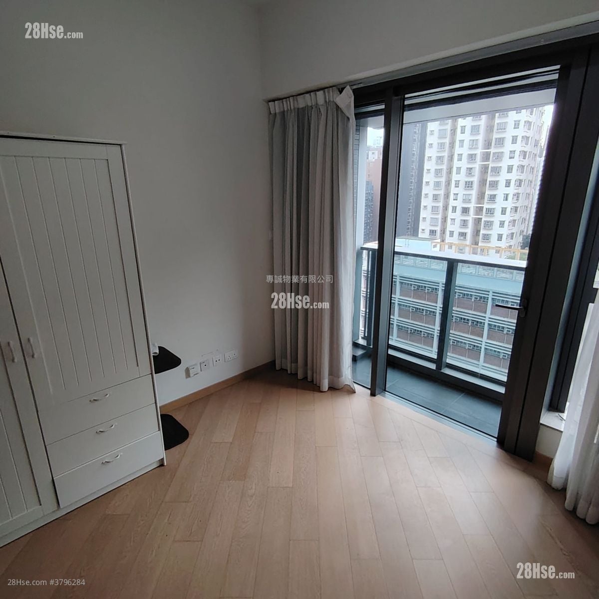 Novum West Rental Studio , 1 Bathroom 218 ft²