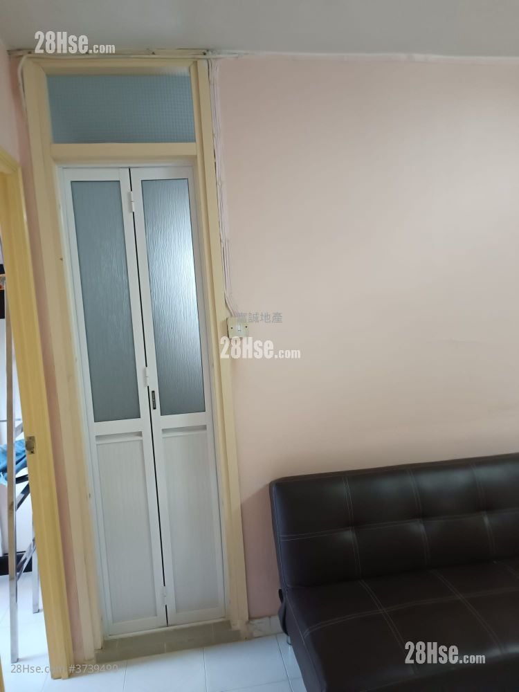 Lower Wong Tai Sin Estate Sell 2 Bedrooms , 1 Bathroom 377 ft²