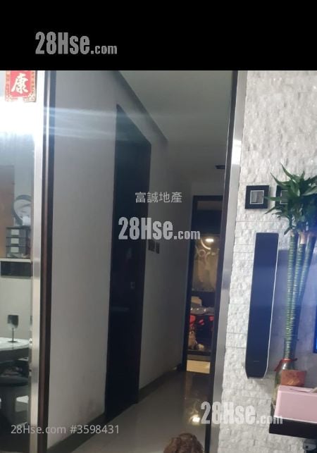 慈愛苑 售盤 3 房 , 2 浴室 650 平方呎