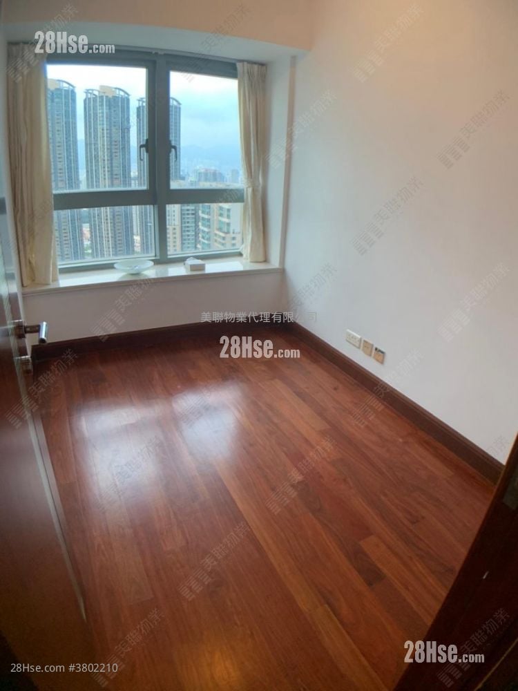 The Harbourside Rental 2 Bedrooms , 2 Bathrooms 755 ft²