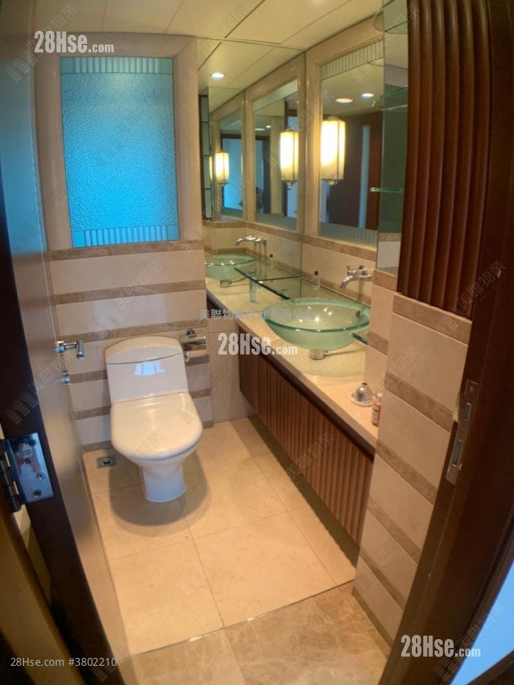 The Harbourside Rental 2 Bedrooms , 2 Bathrooms 755 ft²