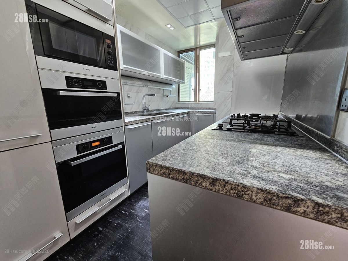 半山壹号 租盘 3 房 , 3 浴室 1,252 平方尺