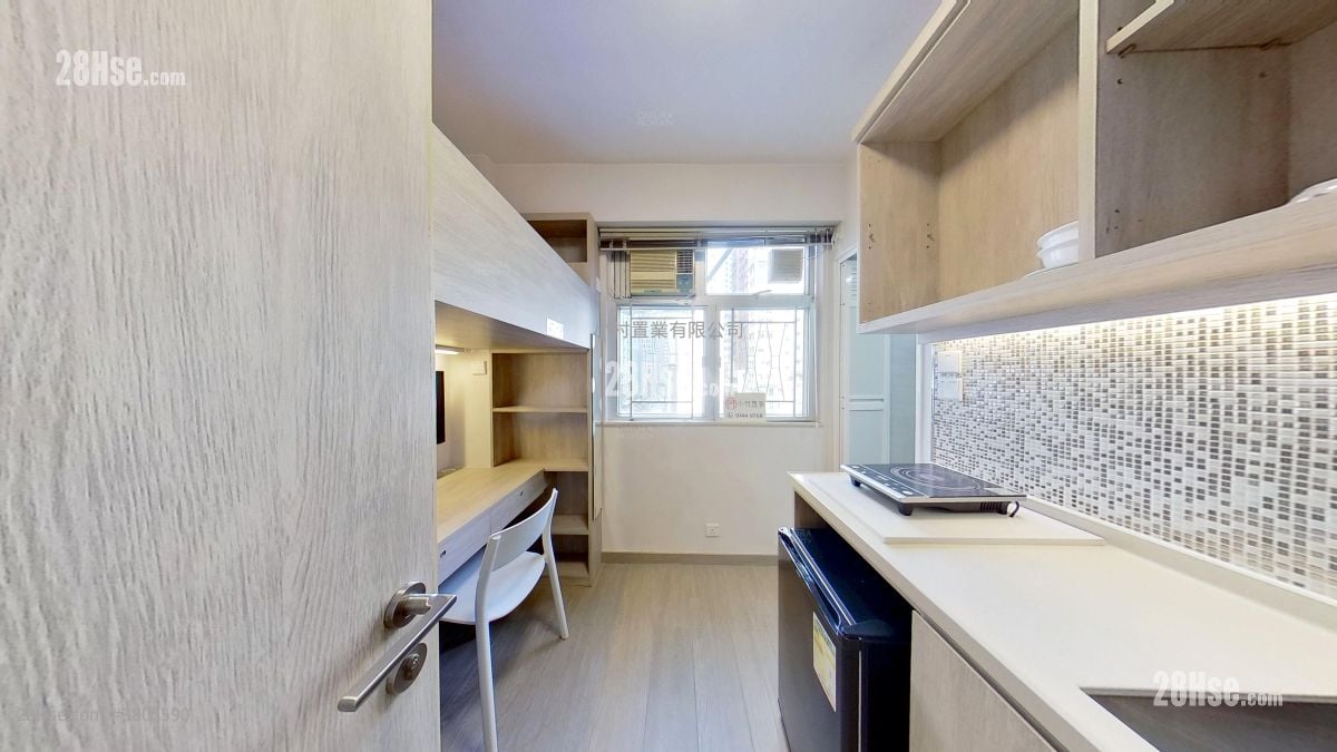 living room: 182 Jaffe Road Rental Studio , 1 Bathroom 150 ft²