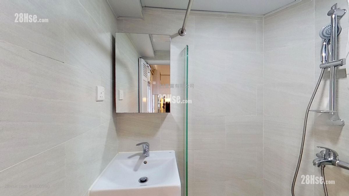 bathroom: 182 Jaffe Road Rental Studio , 1 Bathroom 150 ft²