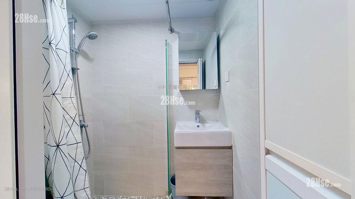 bathroom: 182 Jaffe Road Rental Studio , 1 Bathroom 150 ft²
