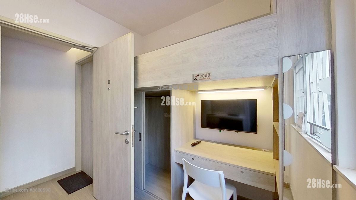 living room: 182 Jaffe Road Rental Studio , 1 Bathroom 150 ft²